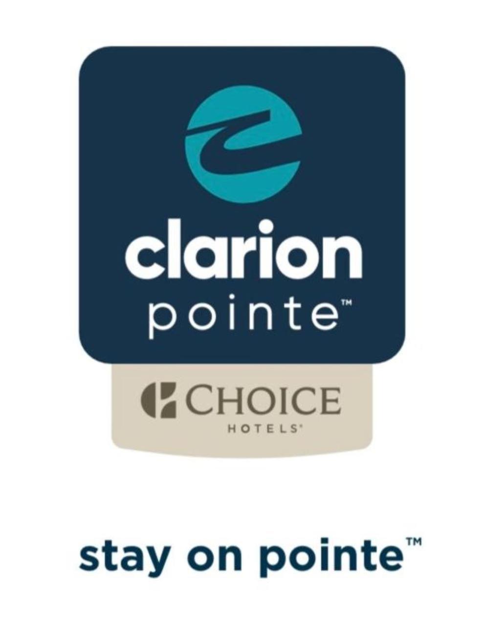 ホテル Clarion Pointe ミルウォーキー エクステリア 写真